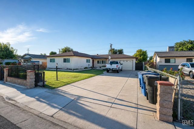 2200 Holden Way, Bakersfield, CA 93304