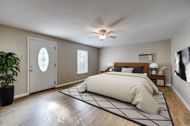 65 Stoneledge Drive, Maumelle, AR 72113