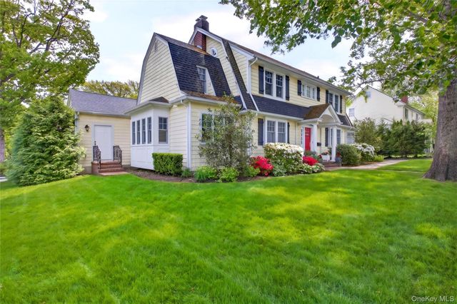 146 Onderdonk Avenue, Manhasset, NY 11030