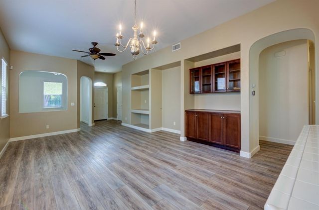 5691 N Crabapple Drive, Fresno, CA 93711