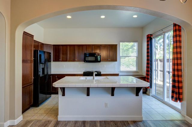 5691 N Crabapple Drive, Fresno, CA 93711