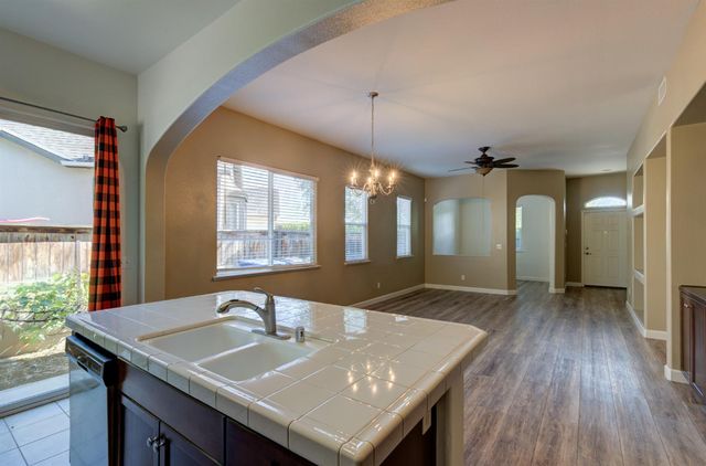 5691 N Crabapple Drive, Fresno, CA 93711