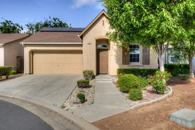 5691 N Crabapple Drive, Fresno, CA 93711