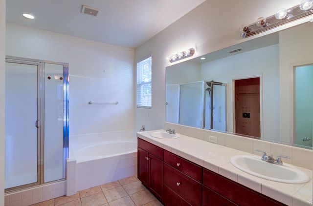 5691 N Crabapple Drive, Fresno, CA 93711