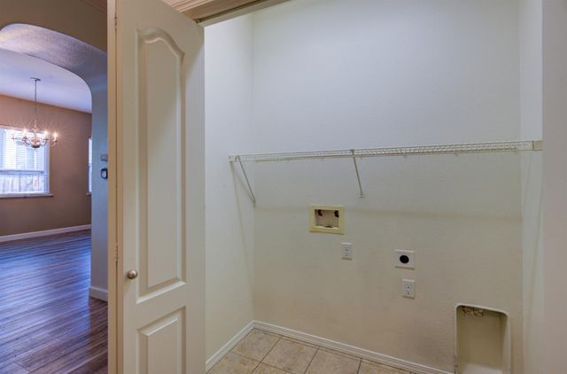 5691 N Crabapple Drive, Fresno, CA 93711