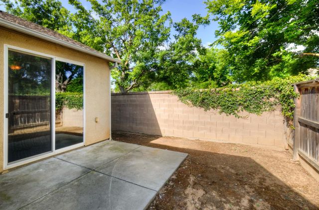 5691 N Crabapple Drive, Fresno, CA 93711