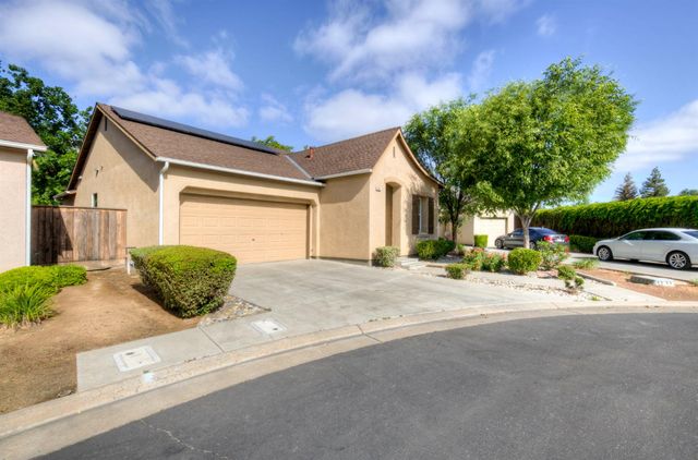 5691 N Crabapple Drive, Fresno, CA 93711