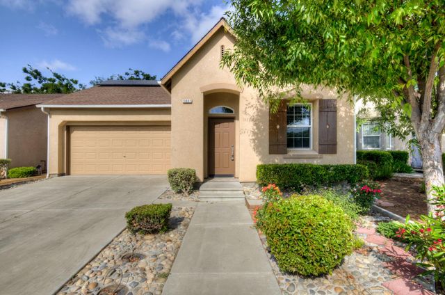 5691 N Crabapple Drive, Fresno, CA 93711