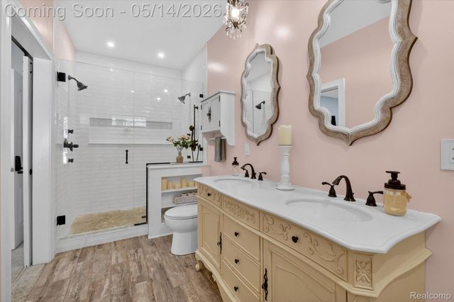 2168 Wiggins Road, Fenton Charter Township, MI 48430