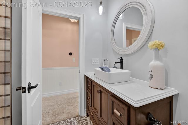 2168 Wiggins Road, Fenton Charter Township, MI 48430