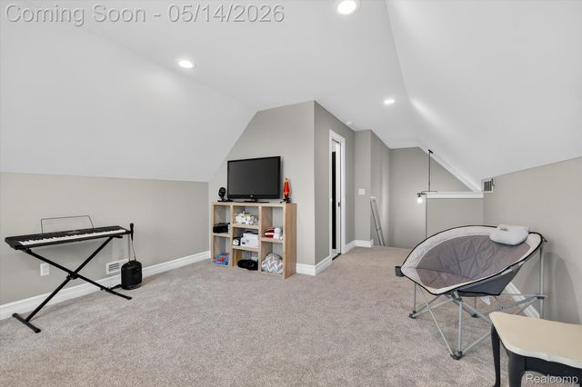 2168 Wiggins Road, Fenton Charter Township, MI 48430
