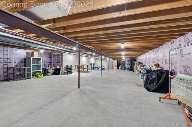 2168 Wiggins Road, Fenton Charter Township, MI 48430