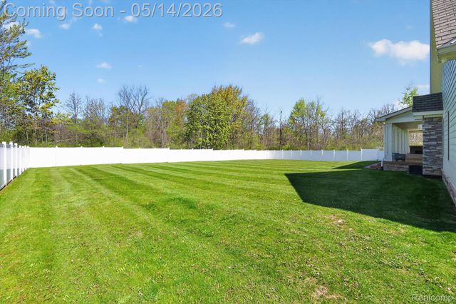 2168 Wiggins Road, Fenton Charter Township, MI 48430