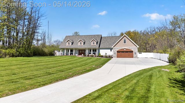 2168 Wiggins Road, Fenton Charter Township, MI 48430