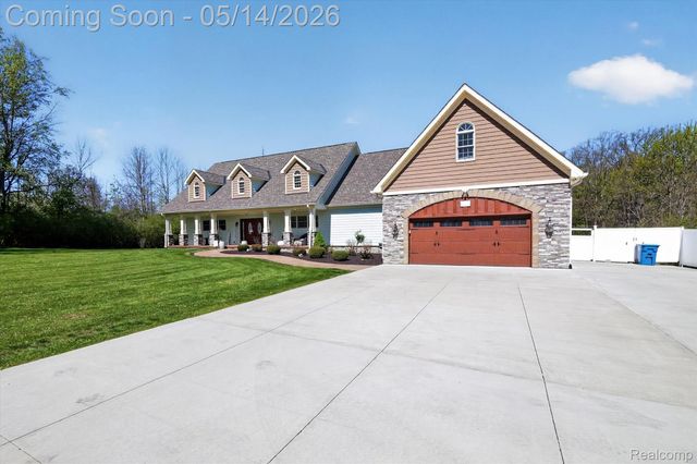 2168 Wiggins Road, Fenton Charter Township, MI 48430