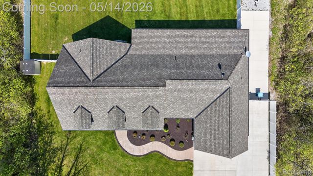 2168 Wiggins Road, Fenton Charter Township, MI 48430