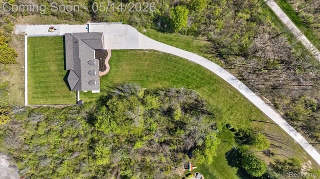 2168 Wiggins Road, Fenton Charter Township, MI 48430