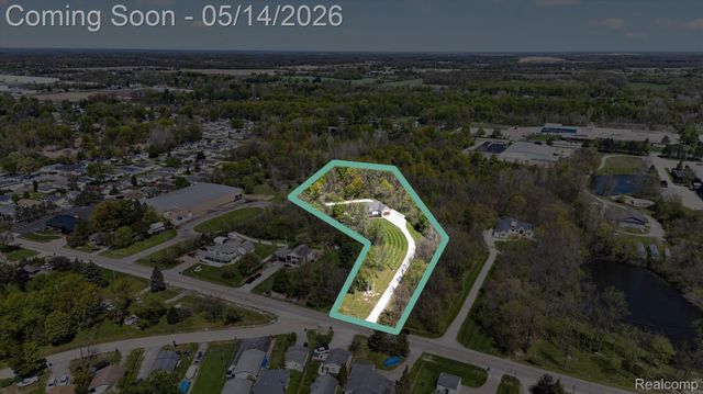 2168 Wiggins Road, Fenton Charter Township, MI 48430