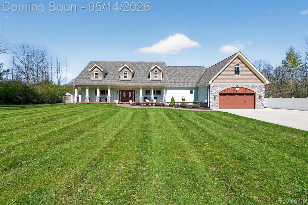 2168 Wiggins Road, Fenton Charter Township, MI 48430