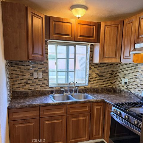 1425 8th Street, San Fernando, CA 91340