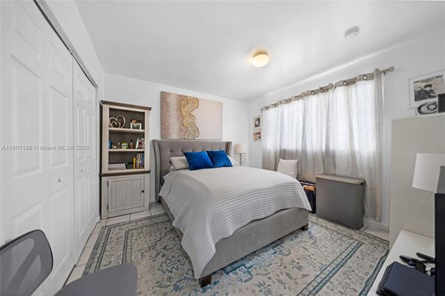 569 SW 4th St, Miami, FL 33130