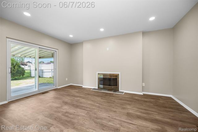 29903 Blossom Lane, Warren, MI 48088