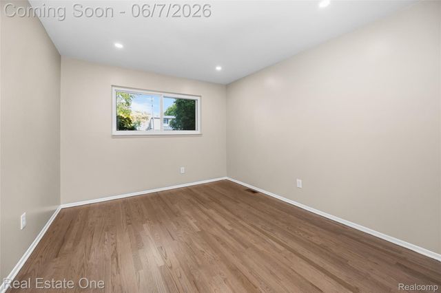 29903 Blossom Lane, Warren, MI 48088