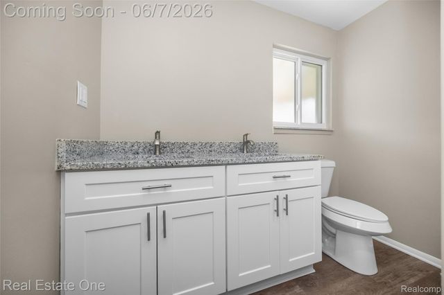 29903 Blossom Lane, Warren, MI 48088