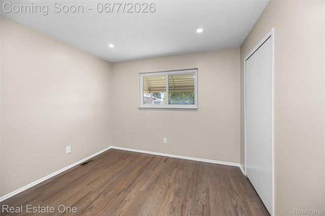 29903 Blossom Lane, Warren, MI 48088