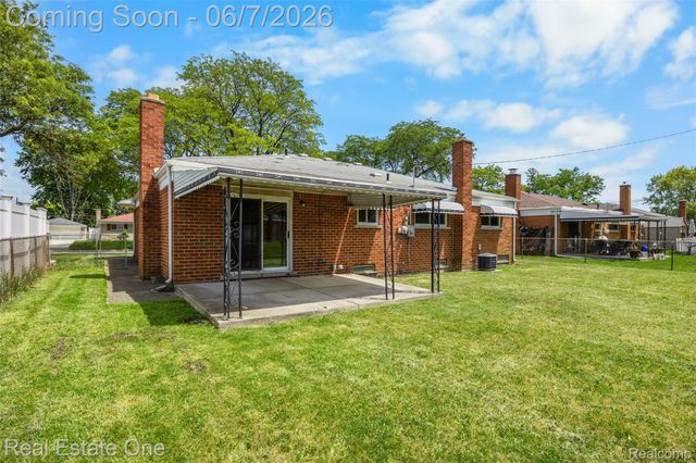 29903 Blossom Lane, Warren, MI 48088