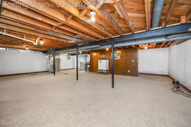 29903 Blossom Lane, Warren, MI 48088