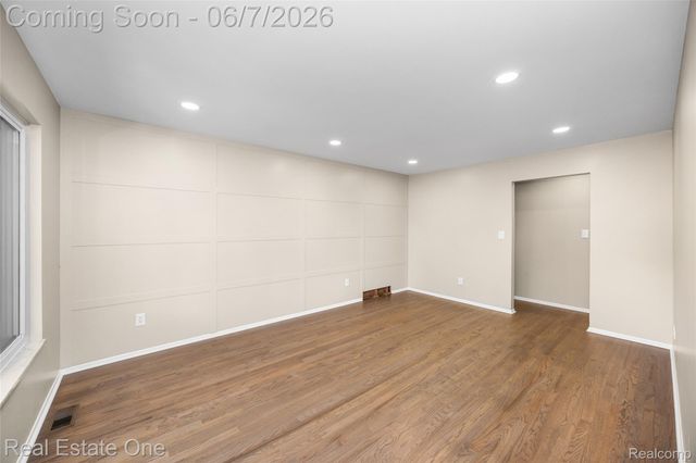 29903 Blossom Lane, Warren, MI 48088