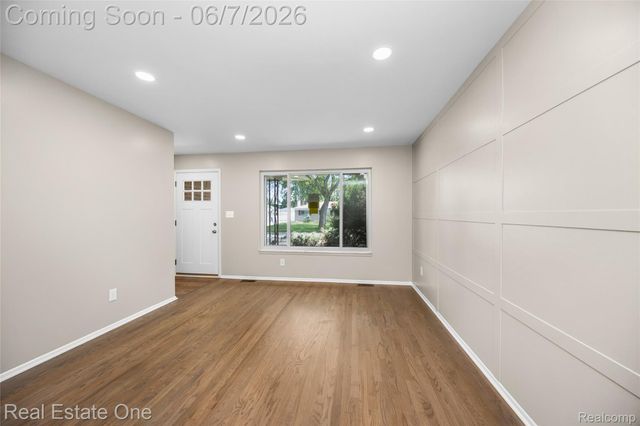 29903 Blossom Lane, Warren, MI 48088