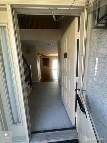 74 Carriage Place, Edison, NJ 08820