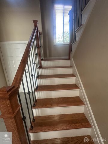 74 Carriage Place, Edison, NJ 08820