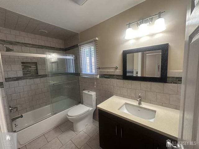 74 Carriage Place, Edison, NJ 08820