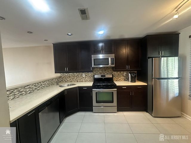 74 Carriage Place, Edison, NJ 08820