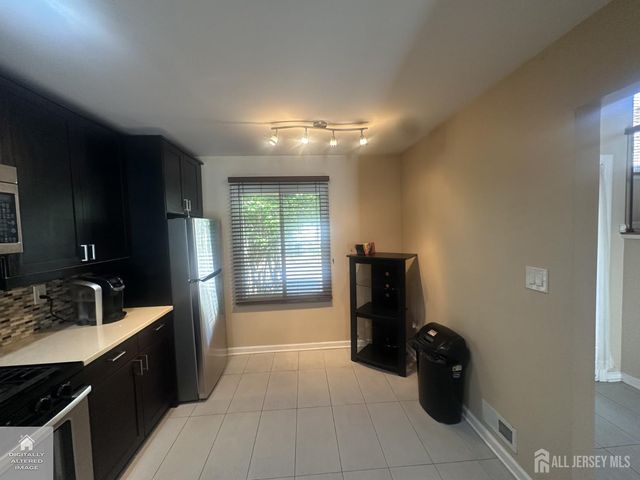 74 Carriage Place, Edison, NJ 08820