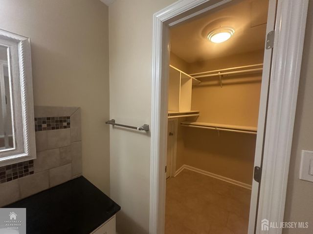 74 Carriage Place, Edison, NJ 08820