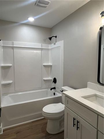 1817 Woodcock Place, Mobile, AL 36606