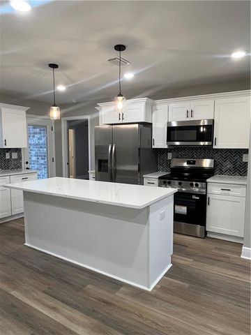 1817 Woodcock Place, Mobile, AL 36606