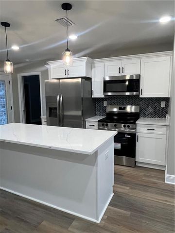 1817 Woodcock Place, Mobile, AL 36606