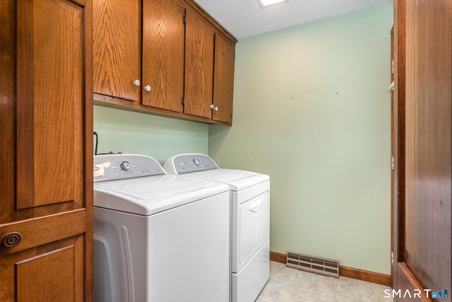 1554 King Street, Enfield, CT 06082