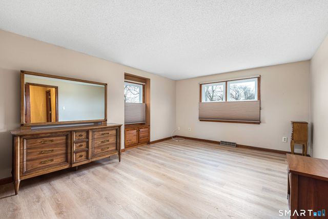 1554 King Street, Enfield, CT 06082