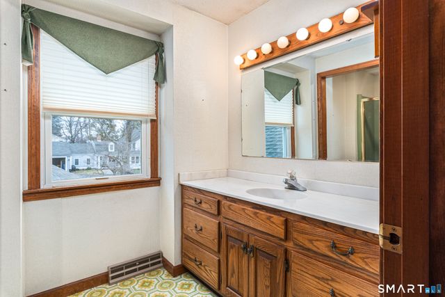 1554 King Street, Enfield, CT 06082