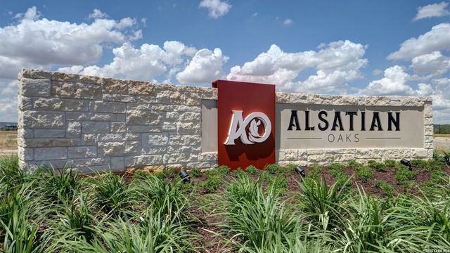 349 Mountain Oak, Castroville, TX 78009