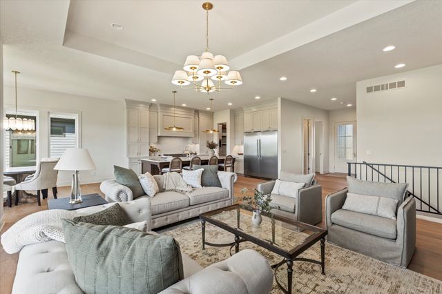 10622 NW 80th Avenue, Johnston, IA 50131