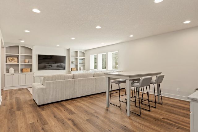 10622 NW 80th Avenue, Johnston, IA 50131