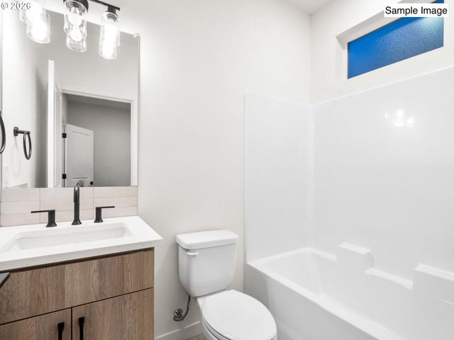 8332 N Bank St, Portland, OR 97203