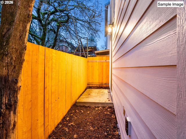 8332 N Bank St, Portland, OR 97203